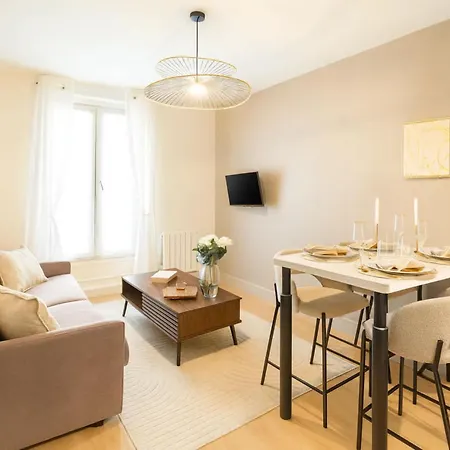 Ideal Family - Apartment