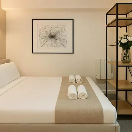 Ideal Family - Apartment Paris