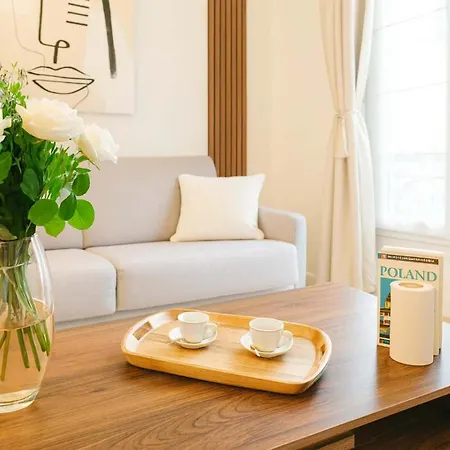 Ideal Family - Apartment *