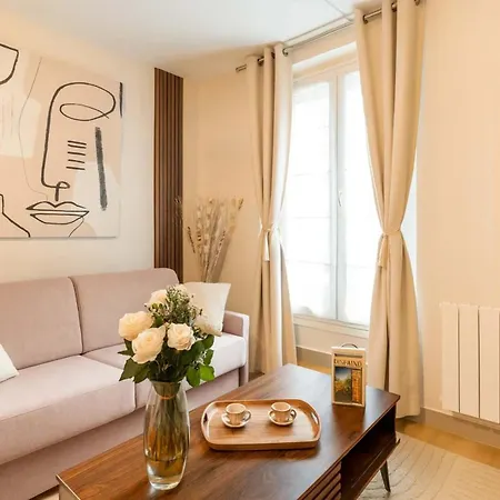 Ideal Family - Apartment *