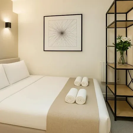 Ideal Family - Apartment Paris
